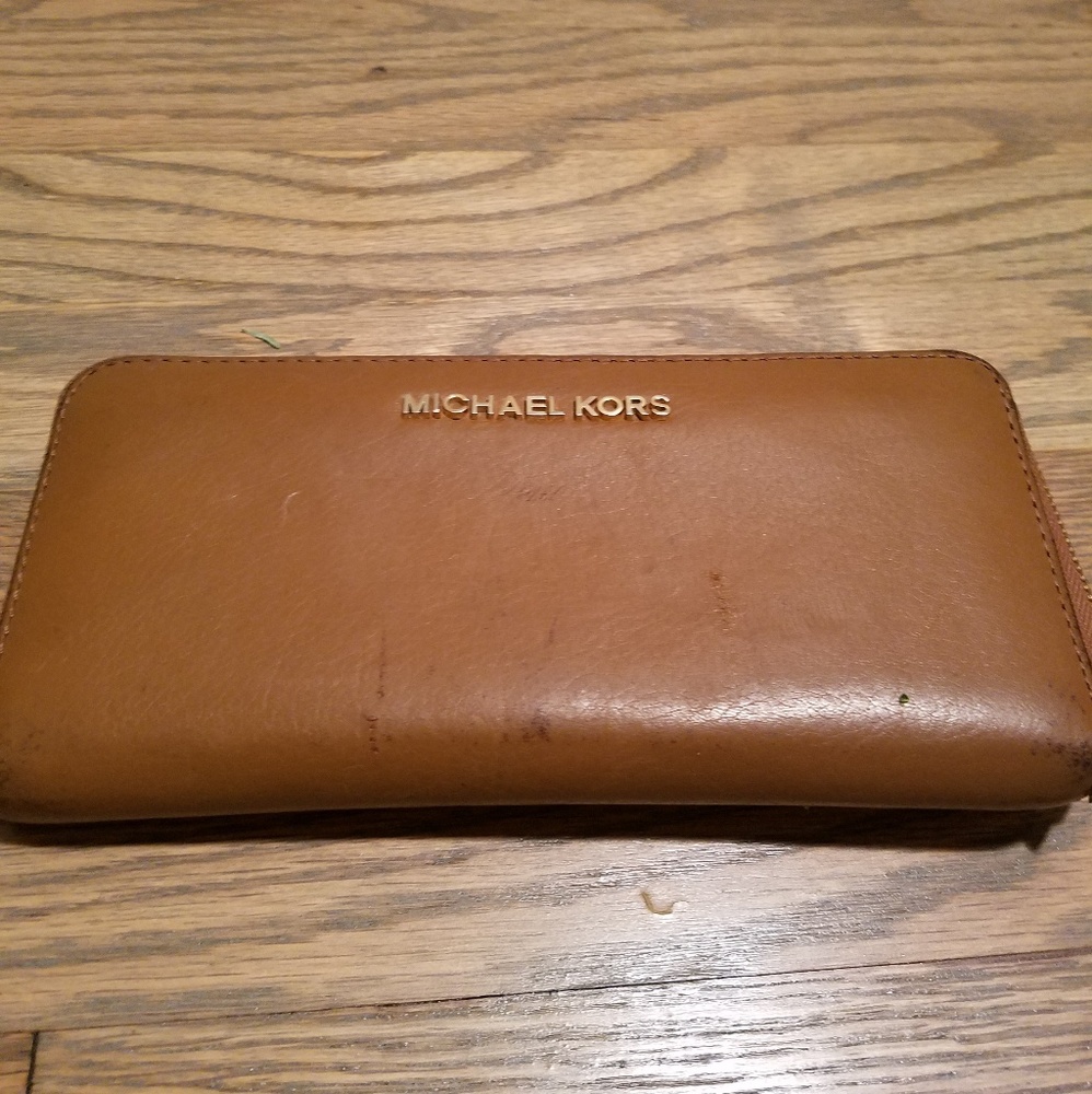 Michael Kors Leather Slim Wallet